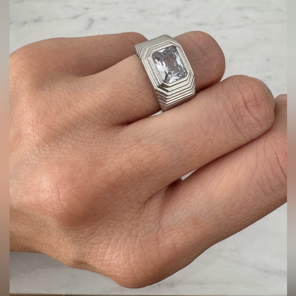 luv aj ridged pyramid ring